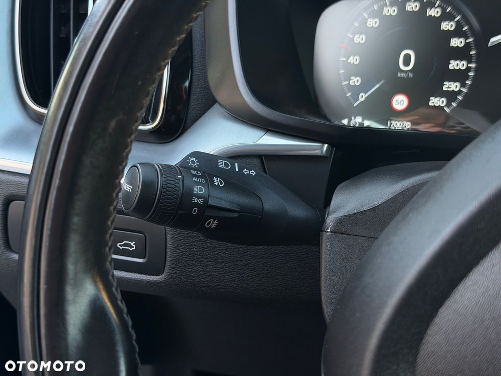 Volvo XC 60 D4 AWD Momentum - 23