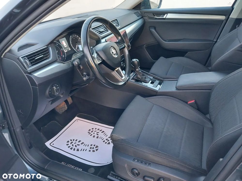 Skoda Superb 2.0 TDI DSG Ambition - 9