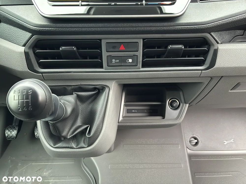 Volkswagen Crafter 35 Furgon L4H3, 2.0BiTDI 177KM, Wysoki dach, r. o. 4490mm - 31