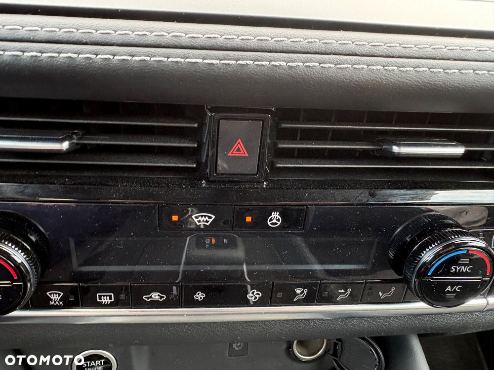 Nissan Qashqai 1.3 DIG-T MHEV Premiere Edition Xtronic - 35