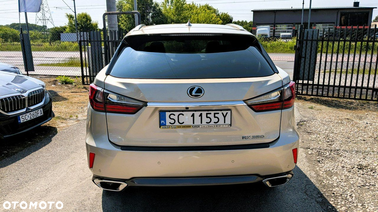 Lexus RX - 10