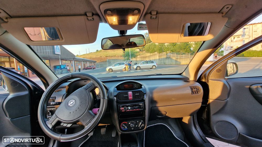 Opel Corsa 1.2 16V Sport - 3