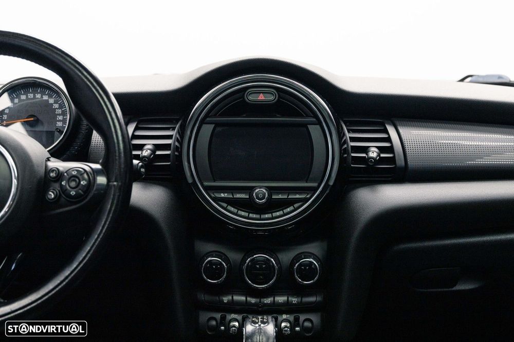 MINI 3 Portas Cooper D Aut. - 16