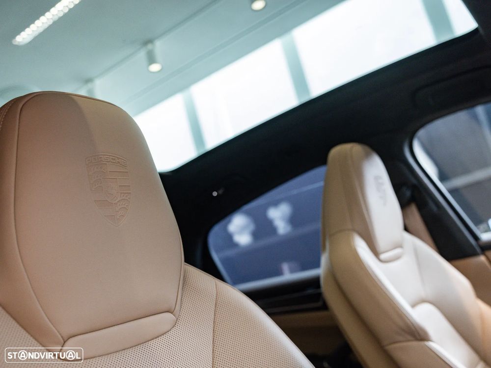 Porsche Cayenne Coupé E-Hybrid Platinum Edition - 46