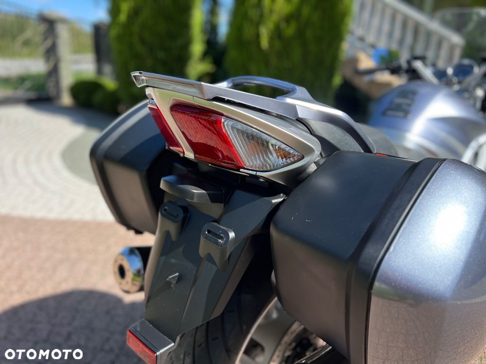 Yamaha FJR - 12