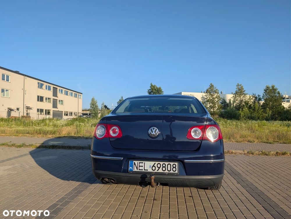 Volkswagen Passat 1.9 TDI Comfortline - 2