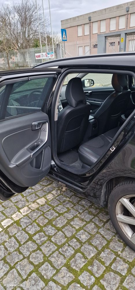 Volvo V60 2.0 D2 Momentum - 10
