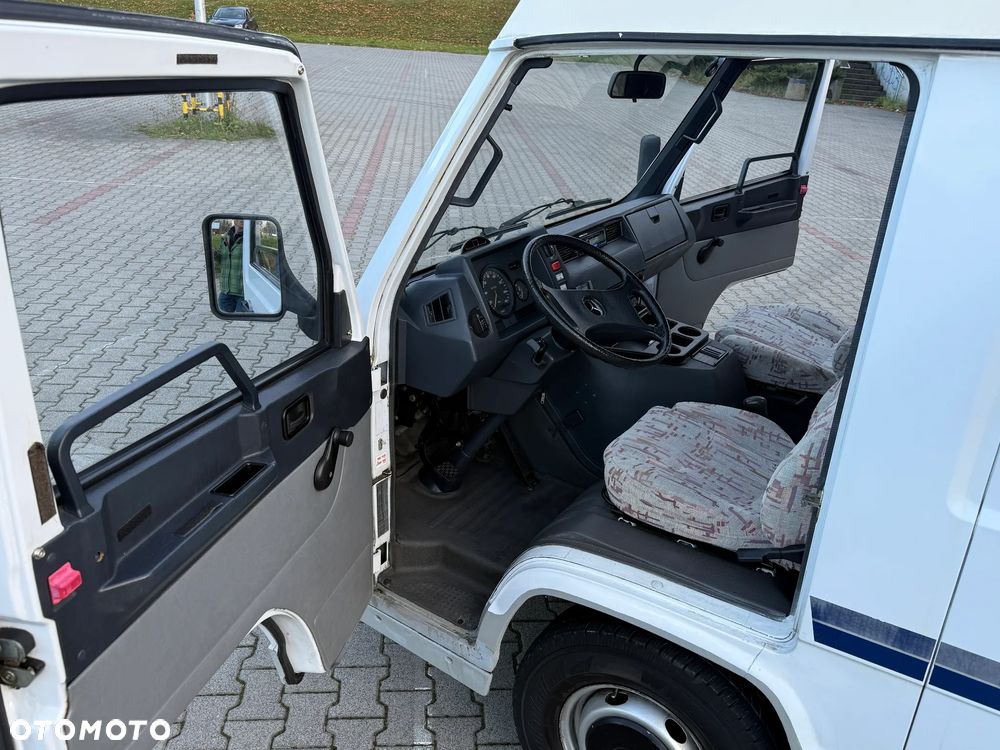 Mercedes-Benz MB 100 - 11