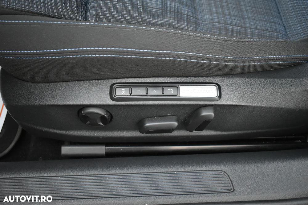 Volkswagen Passat GTE - 11