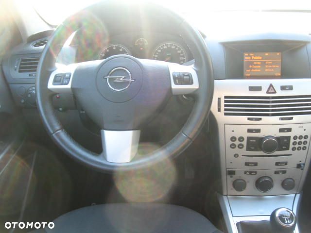 Opel Astra 1.6 Cosmo - 17