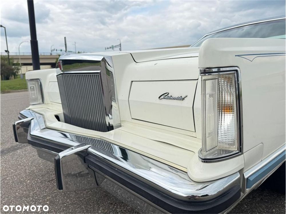 Lincoln Continental - 17