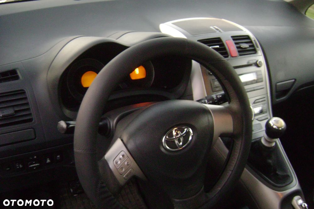 Toyota Auris 1.4 D-4D 2010 - 8
