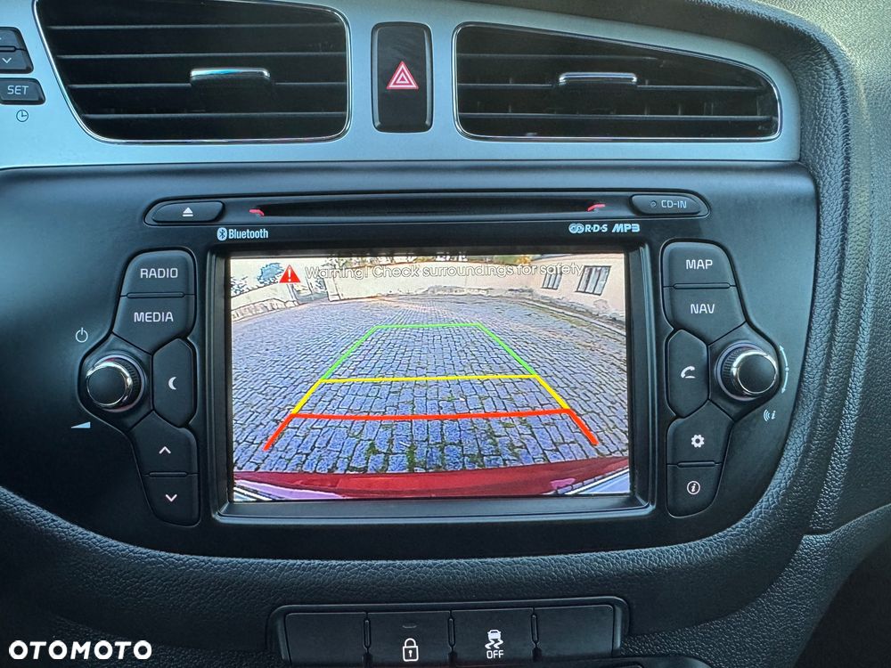 Kia Ceed - 36