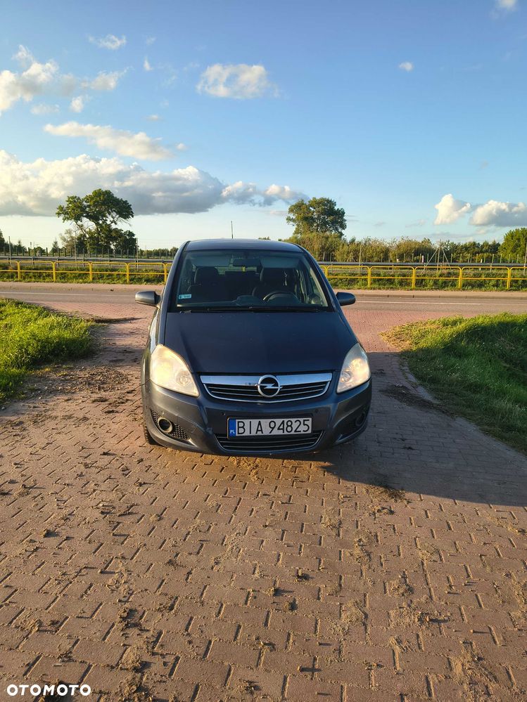 Opel Zafira - 1