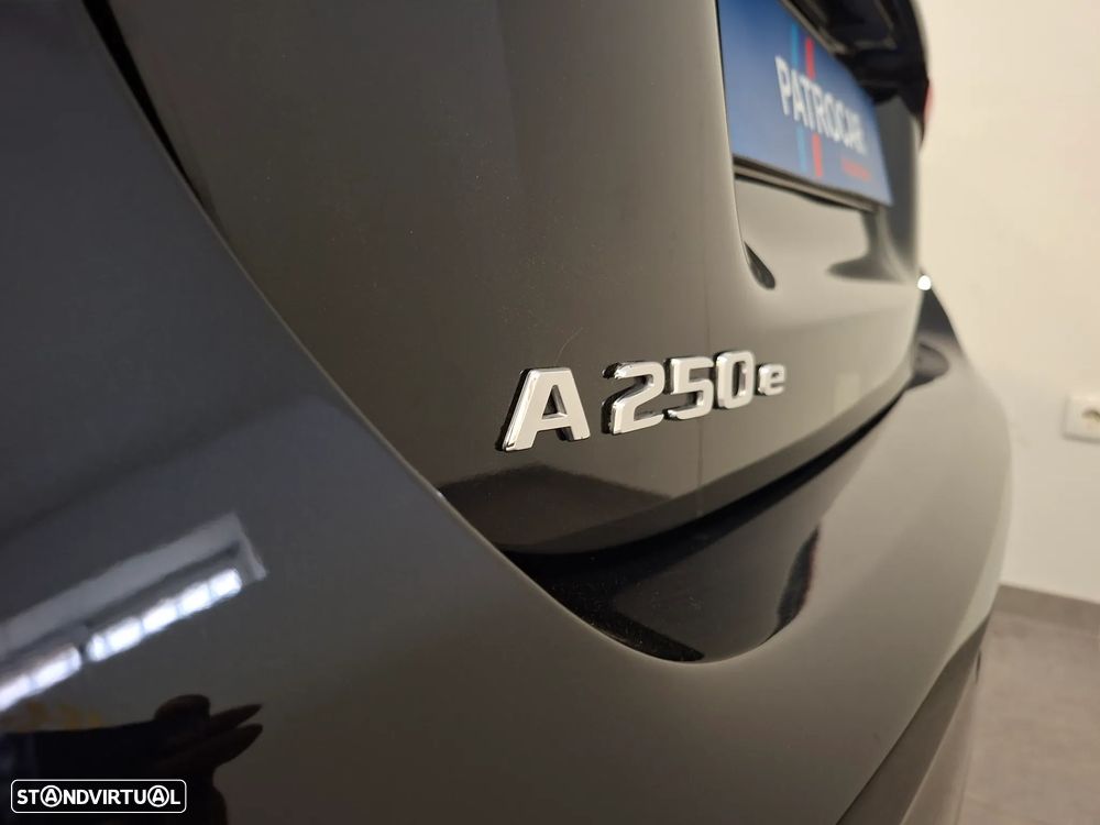 Mercedes-Benz A 250 e AMG Line - 24