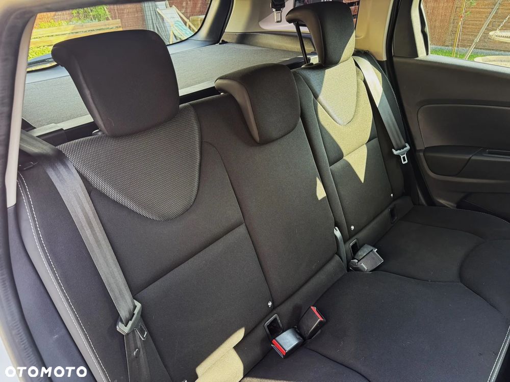 Renault Clio - 25