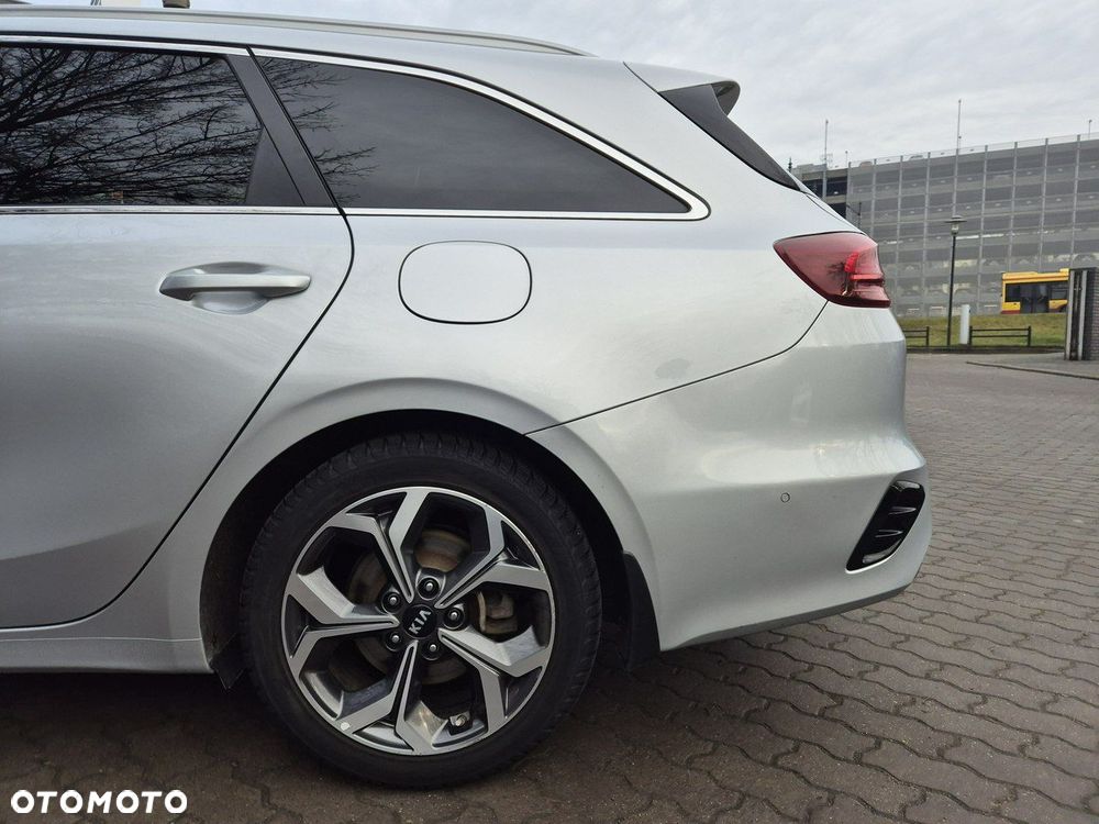 Kia Ceed 1.6 GDI PHEV L Business Line DCT - 17