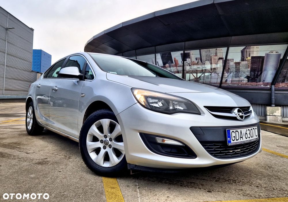 Opel Astra 1.4 T Business EU6 - 1