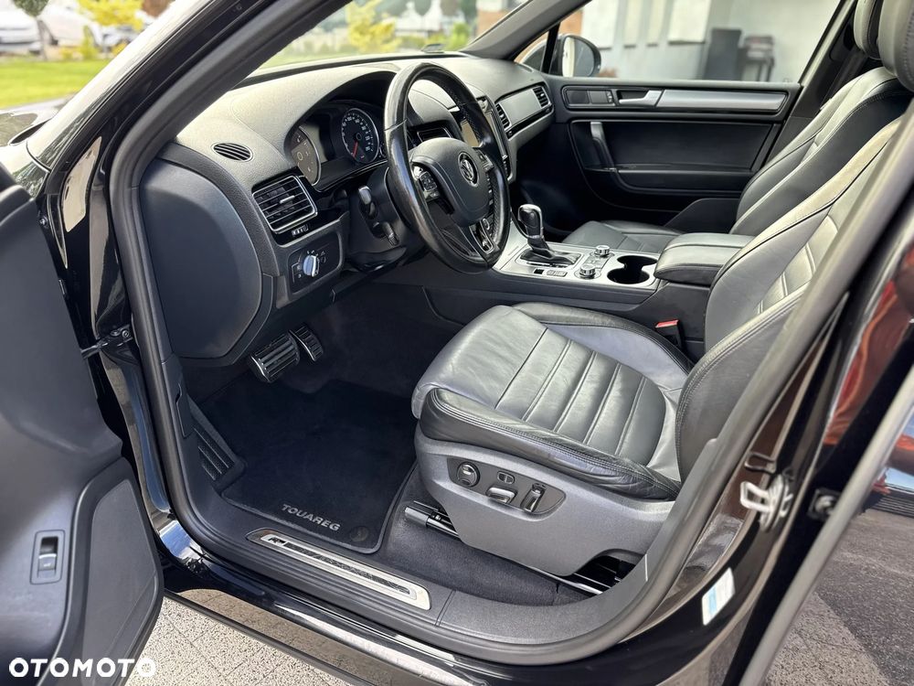Volkswagen Touareg 3.0 V6 TDI BMT Perfectline R-Style - 24