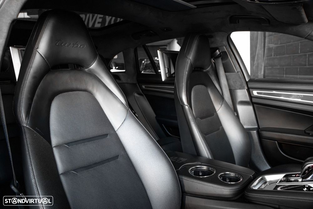 Porsche Panamera Sport Turismo - 19