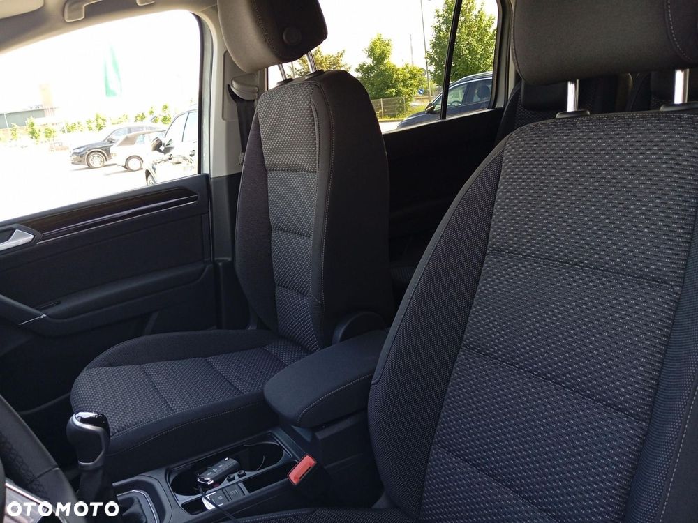 Volkswagen Touran - 23