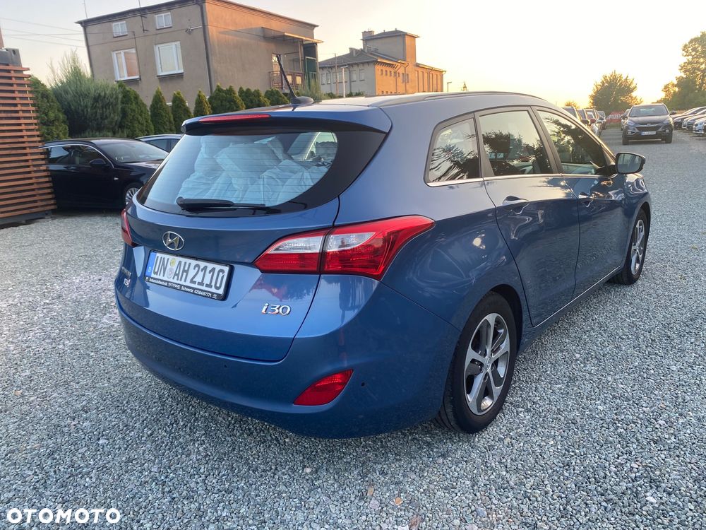 Hyundai i30 blue Kombi 1.4 YES Gold - 6