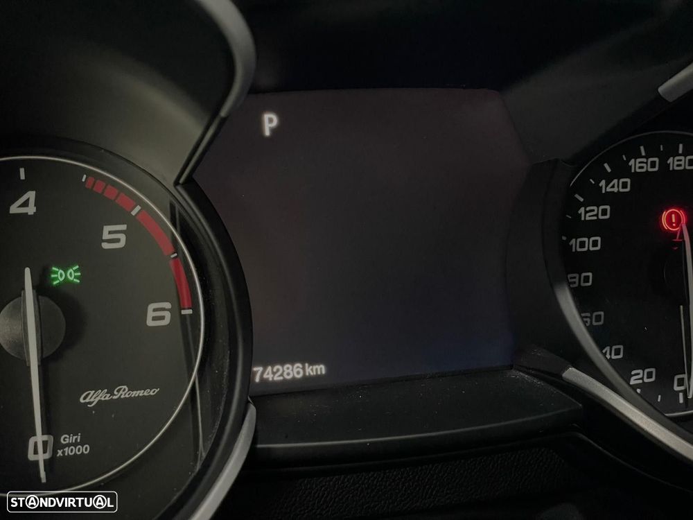 Alfa Romeo Stelvio 2.2 D Sprint AT8 - 11
