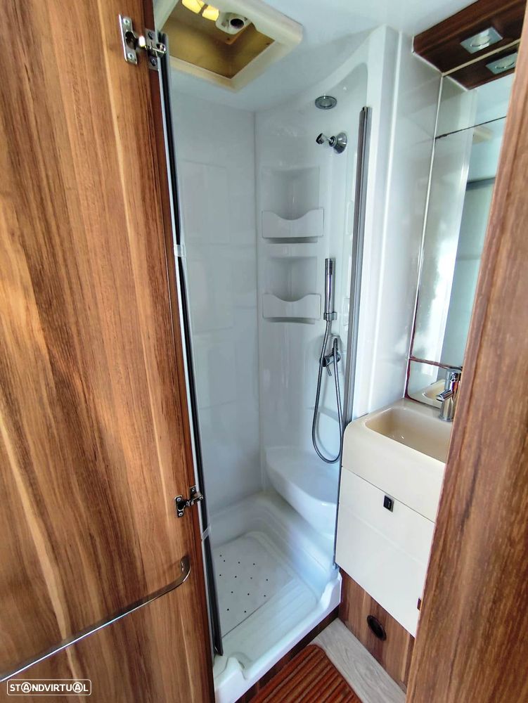 Roller Team Auto-Roller T-Line Magnifico Garage - 22