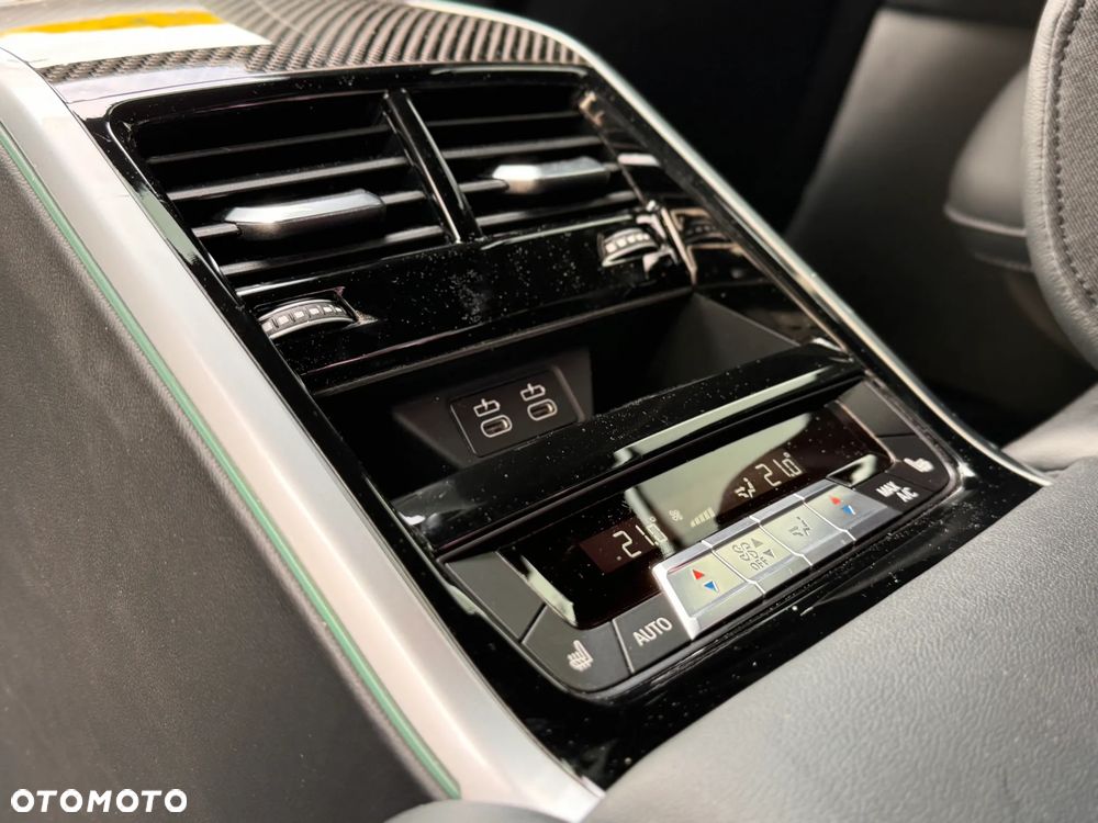 BMW Seria 8 - 14