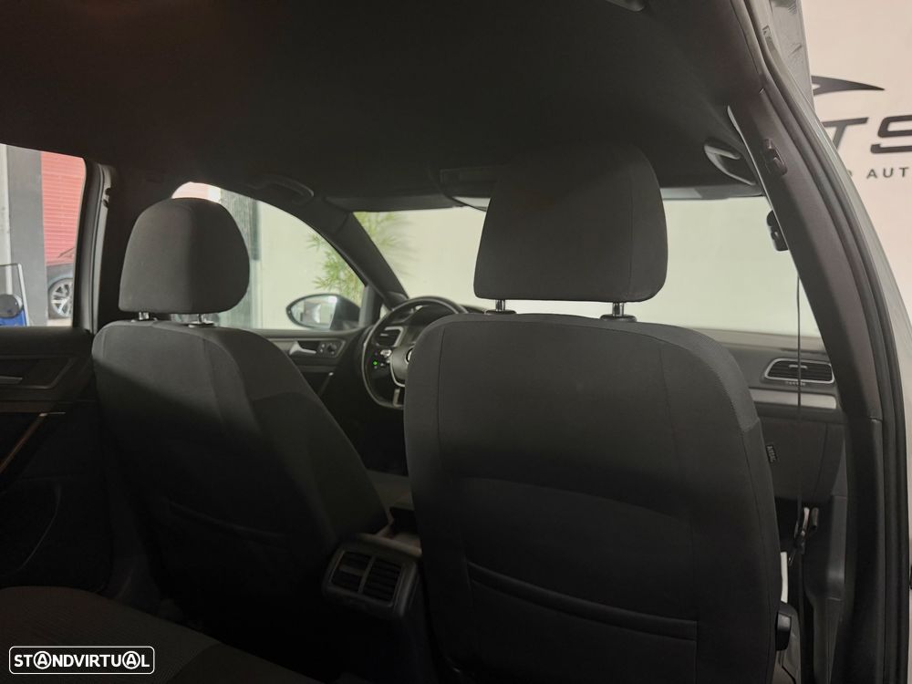 VW Golf 1.6 TDi Highline - 13