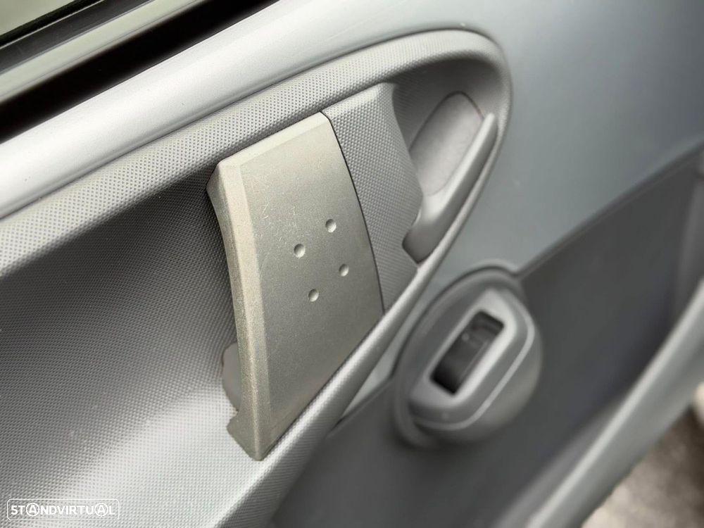 Toyota Aygo 1.0 + AC - 11