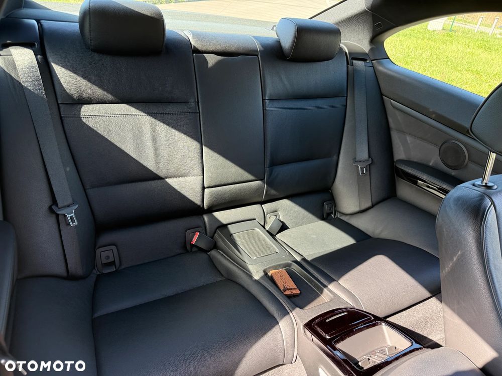 BMW Seria 3 330d xDrive - 14