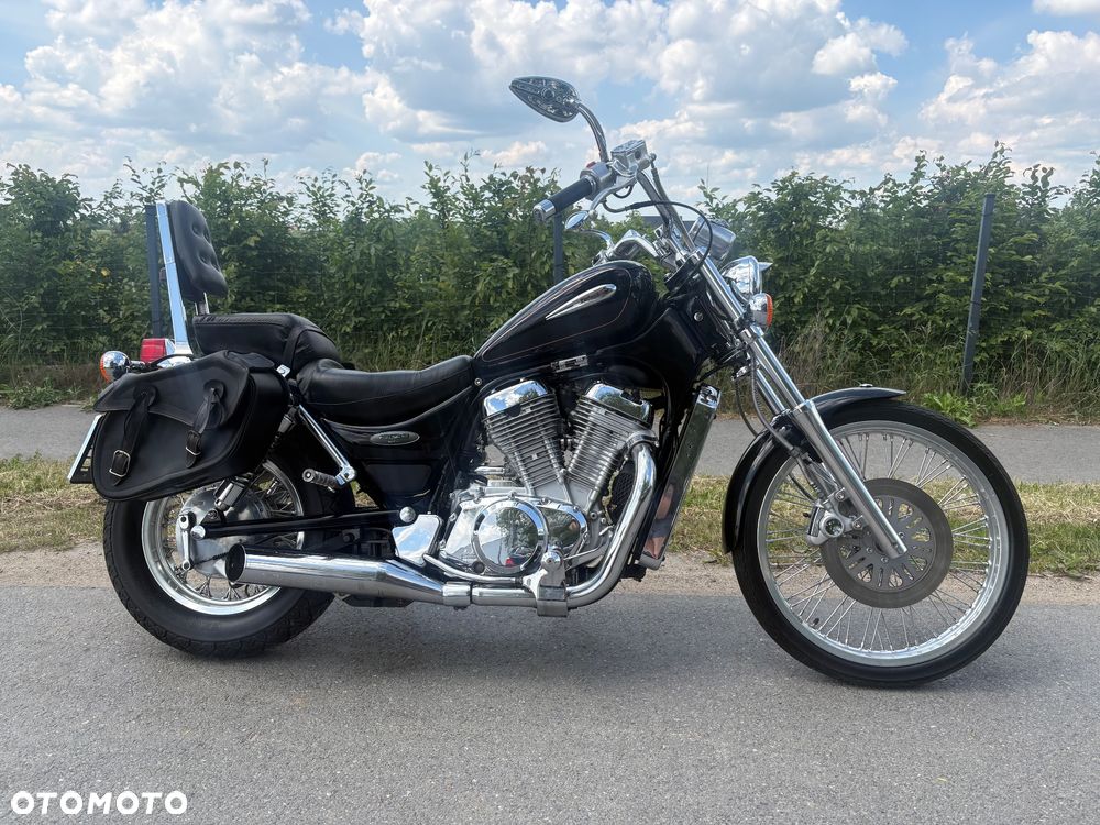 Suzuki Intruder - 13