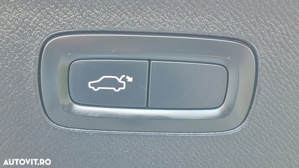 Volvo XC 90 D5 AWD Geartronic RDesign - 11