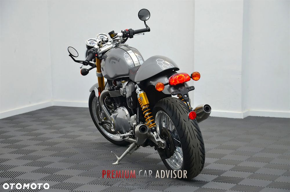 Triumph Thruxton - 8