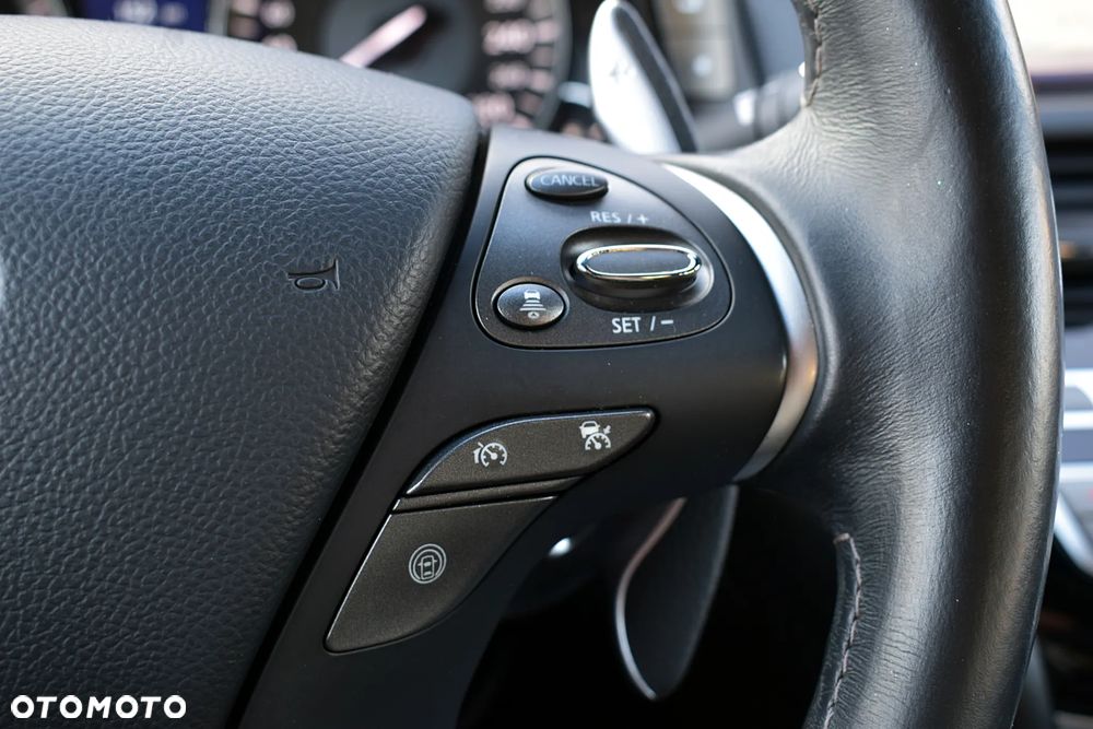 Infiniti M M30d S - 11