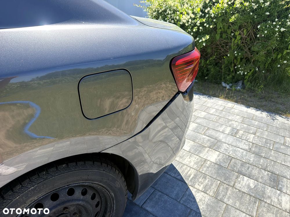 Toyota Avensis 1.8 Active - 16