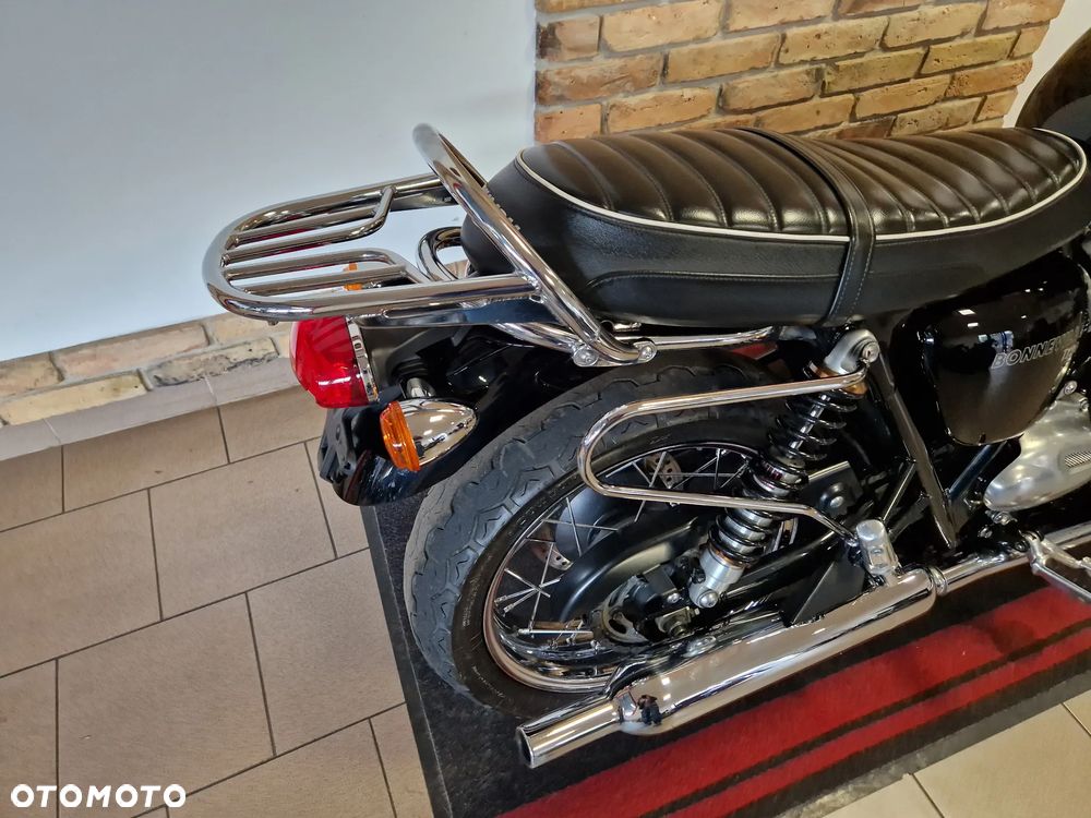 Triumph Bonneville - 26