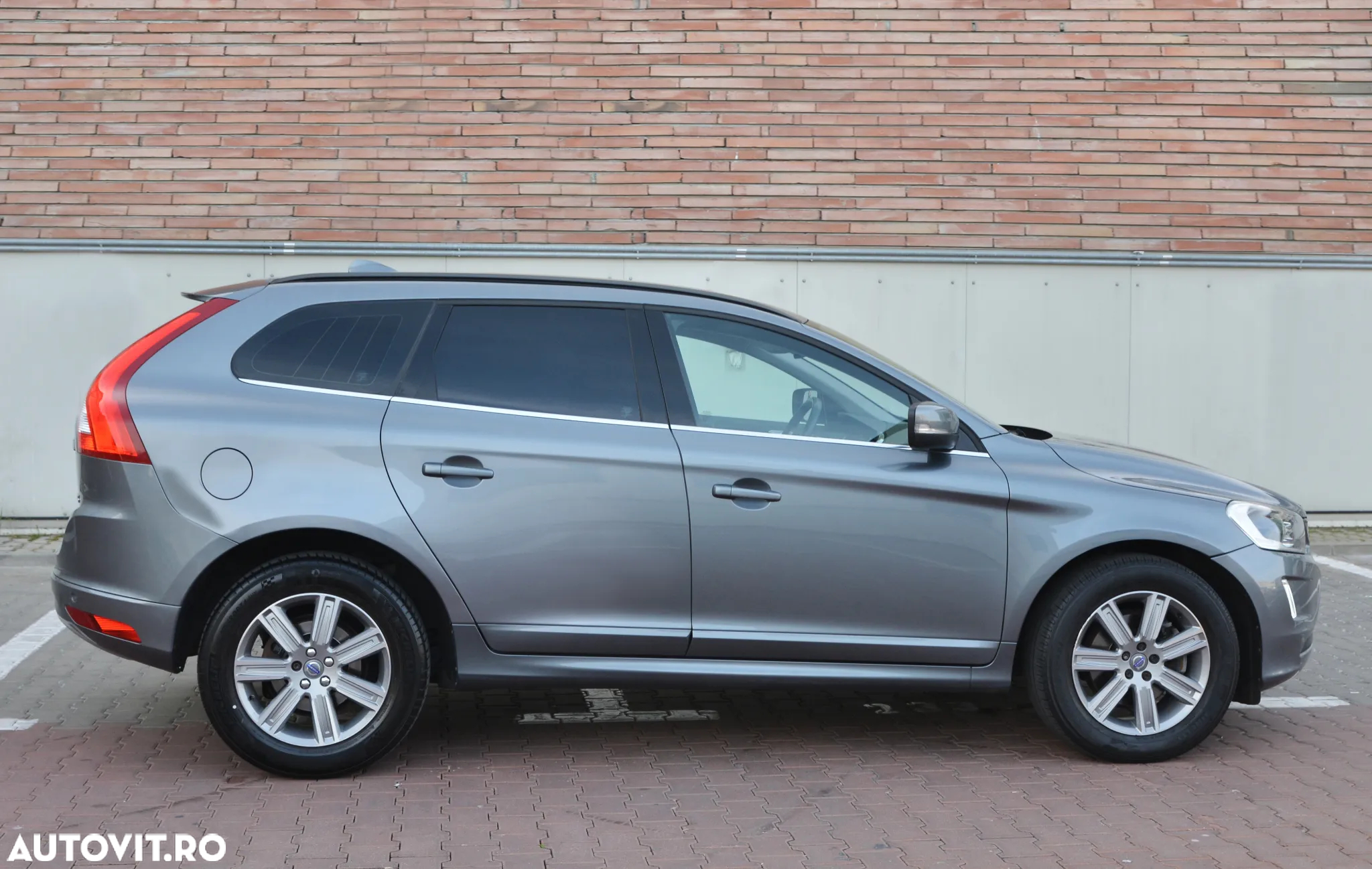 Volvo XC 60 D3 Geartronic Momentum - 24