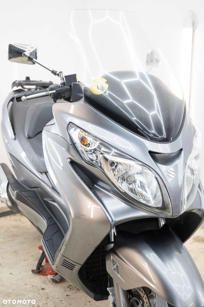 Suzuki Burgman - 11