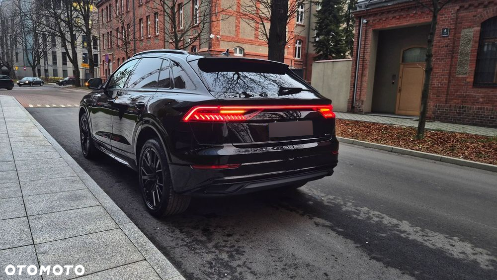 Audi Q8 55 TFSI quattro tiptronic - 23