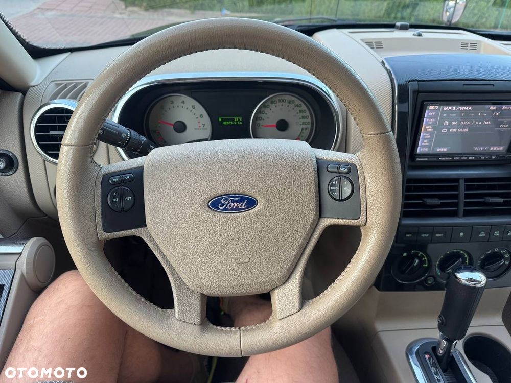 Ford Explorer 4.0 4WD - 14