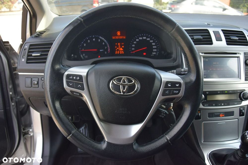 Toyota Avensis 1.8 Prestige - 22