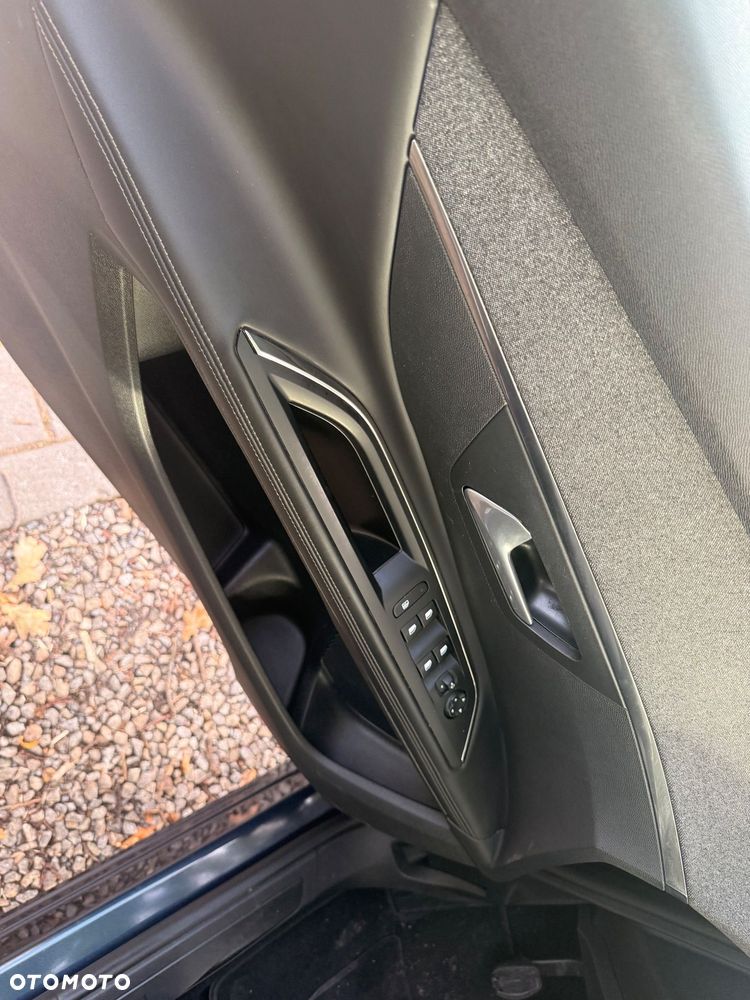 Peugeot 5008 - 26