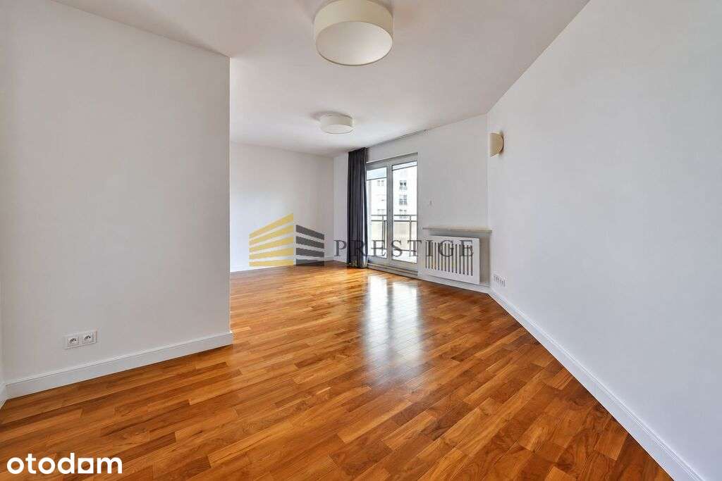 ** Apartament w budynku z basenem i fitness**