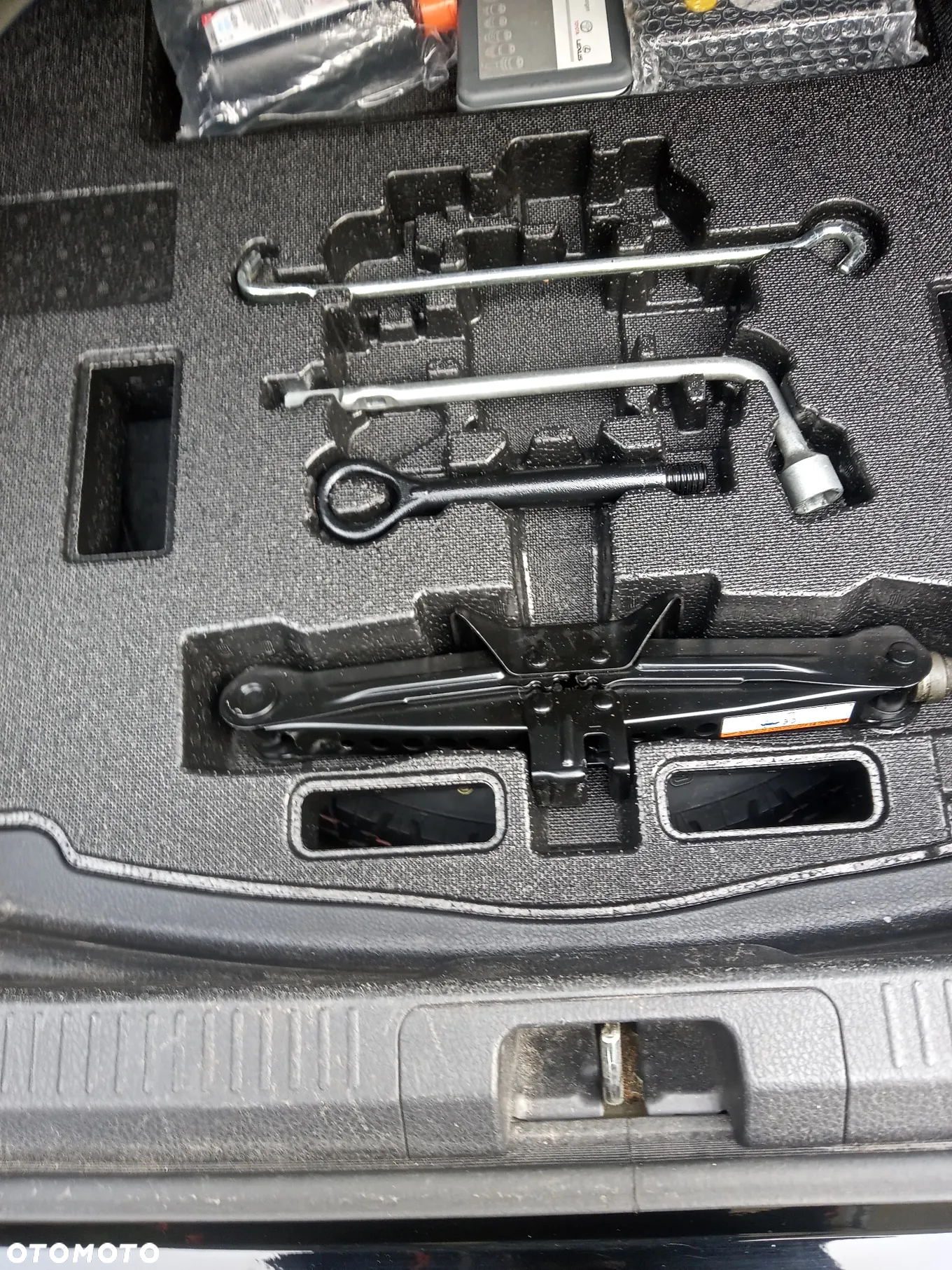 Toyota Camry 2.5 Hybrid Executive CVT - 16