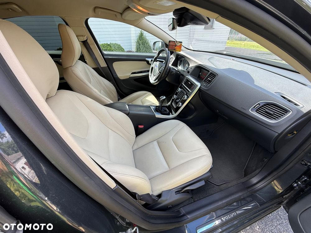 Volvo S60 D3 Drive-E R-Design Momentum - 22