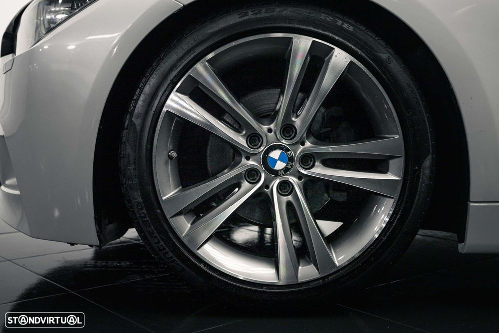 BMW 318 d Pack M - 19