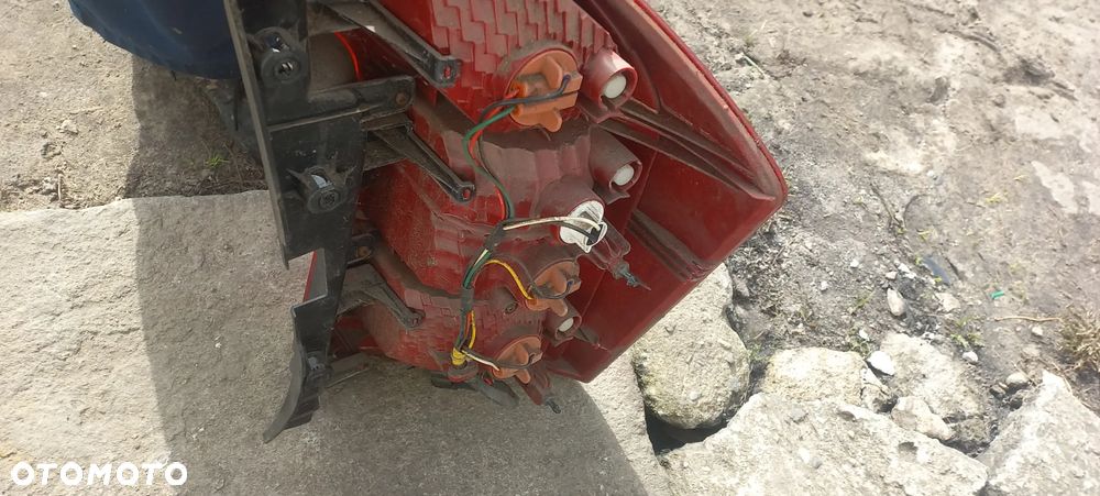 kia carens III 3 06-13 lampa tył lewa lub prawa TYLNA poznań - 2