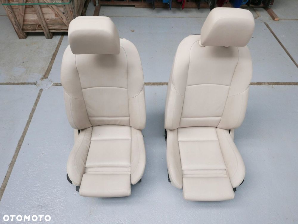 bmw f10 fotele wnętrze oyster lccx monitor dvd - 2